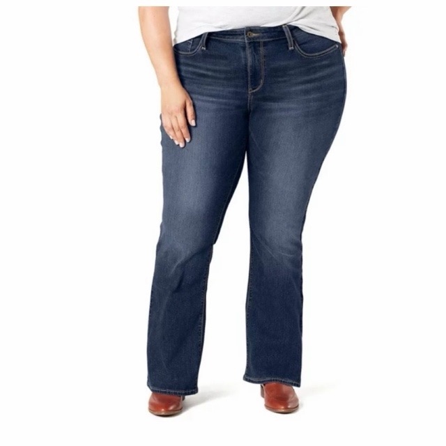 Signature Levi Strauss Modern Boot Cut Jeans Nwt